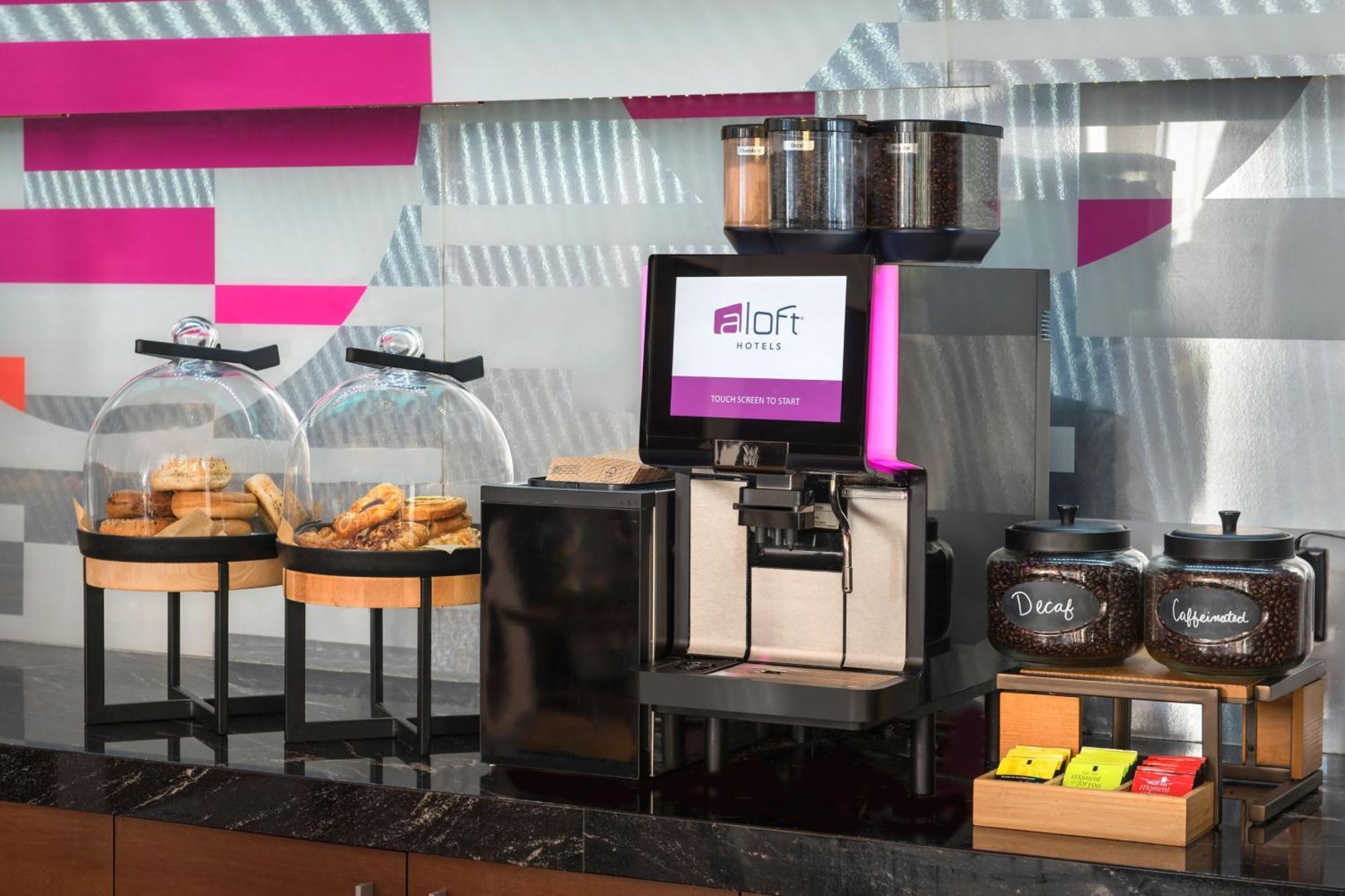 Готель Aloft Boston Seaport District Екстер'єр фото