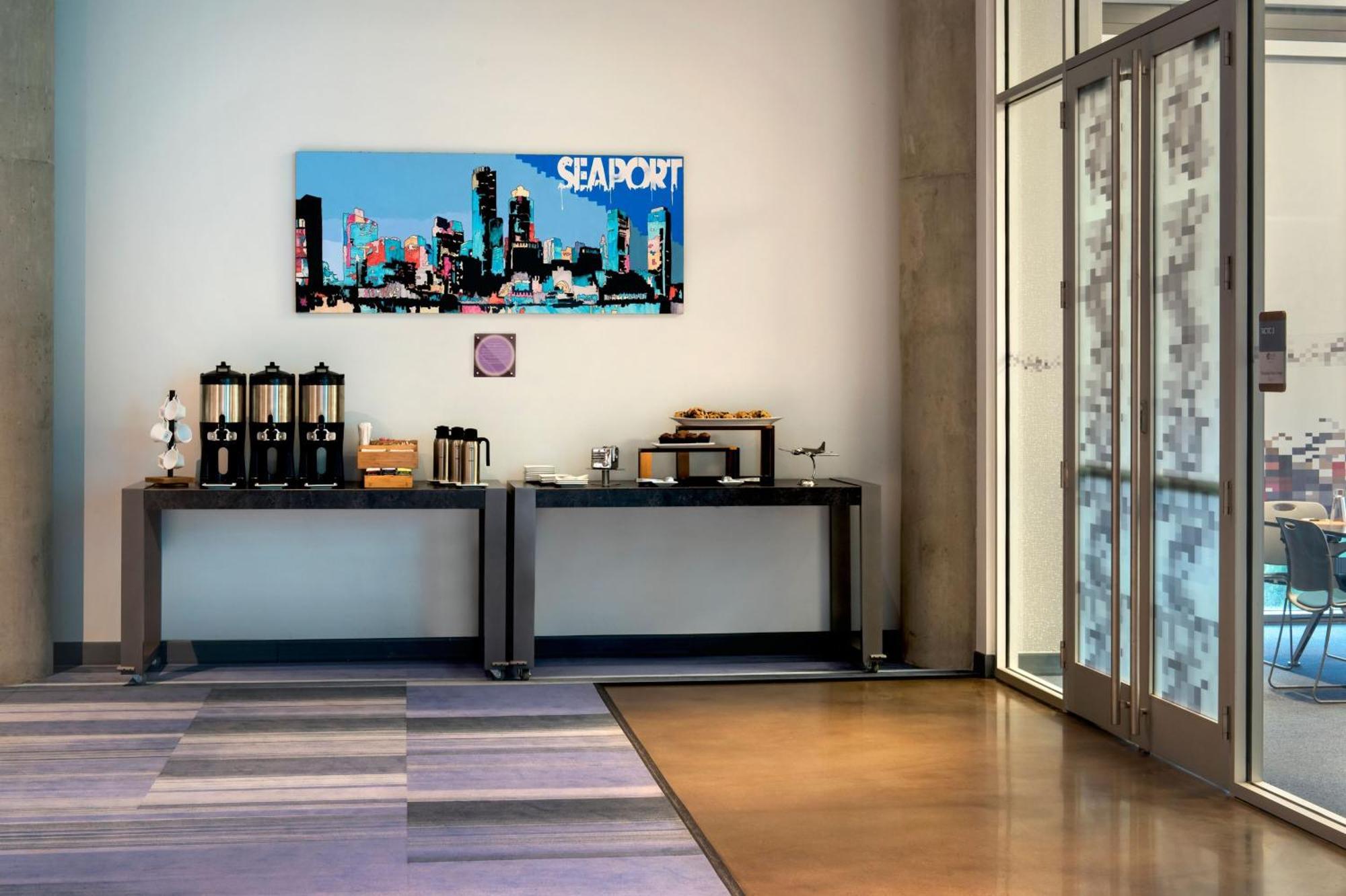 Готель Aloft Boston Seaport District Екстер'єр фото