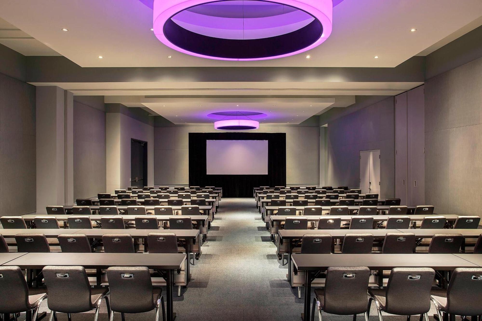 Готель Aloft Boston Seaport District Екстер'єр фото